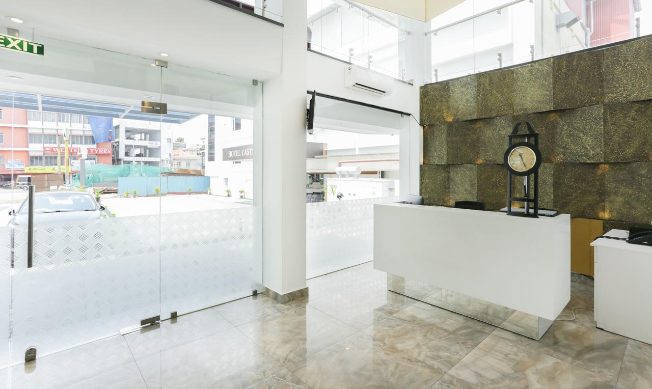 Hotel Crown Suites Kochi Exteriör bild