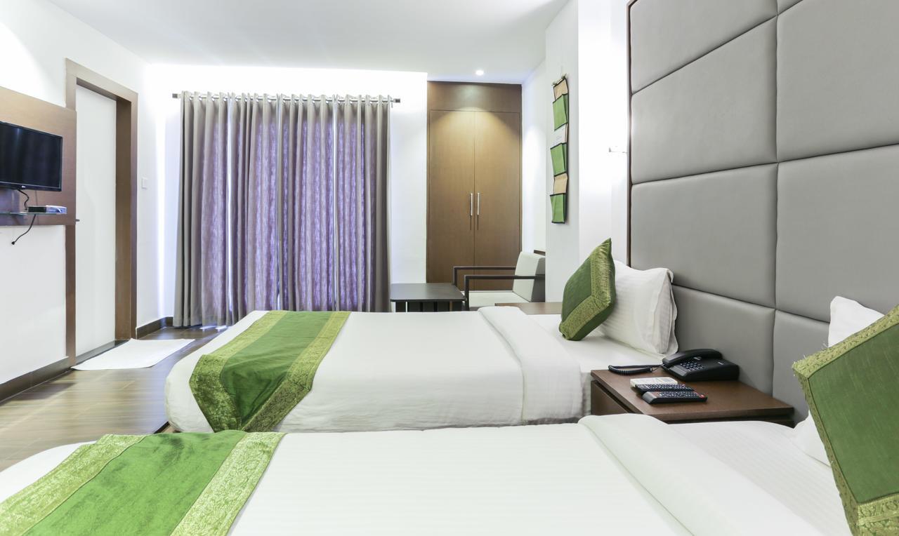 Hotel Crown Suites Kochi Exteriör bild