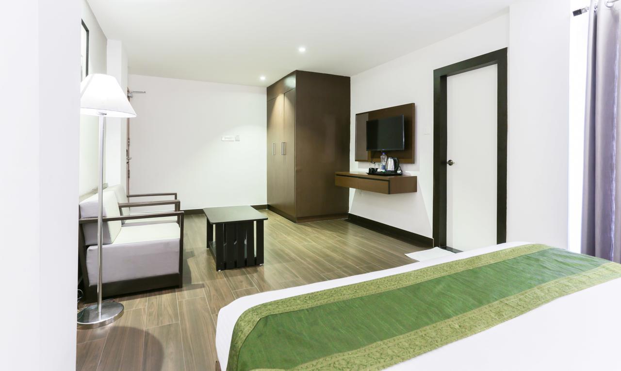 Hotel Crown Suites Kochi Exteriör bild
