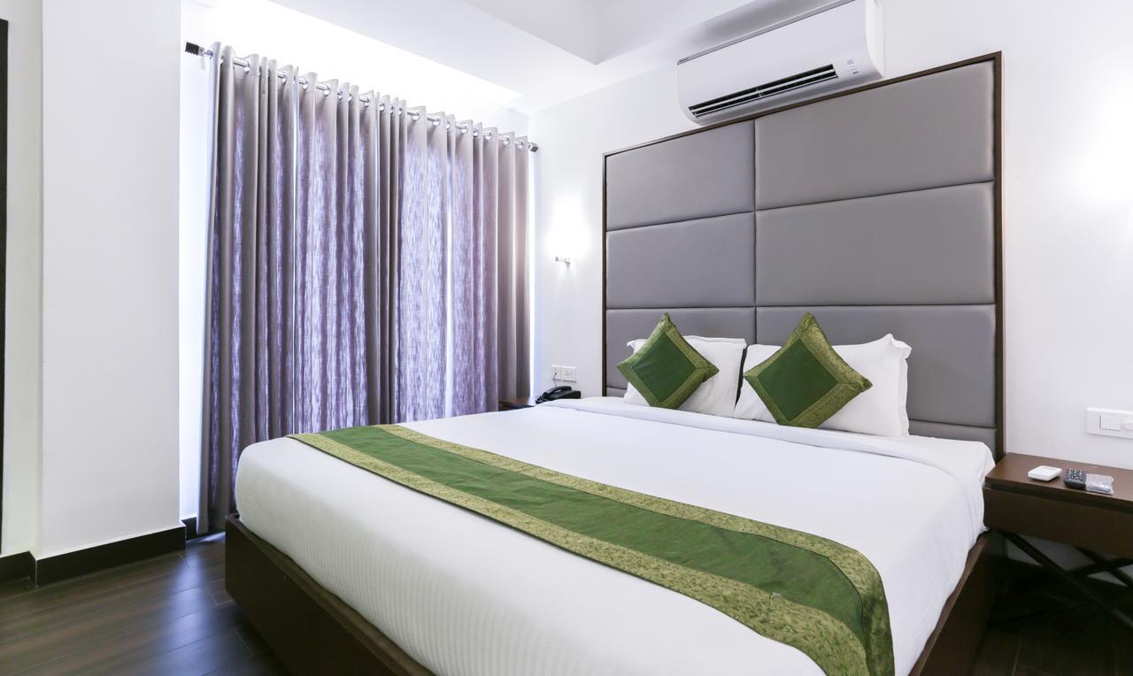 Hotel Crown Suites Kochi Exteriör bild