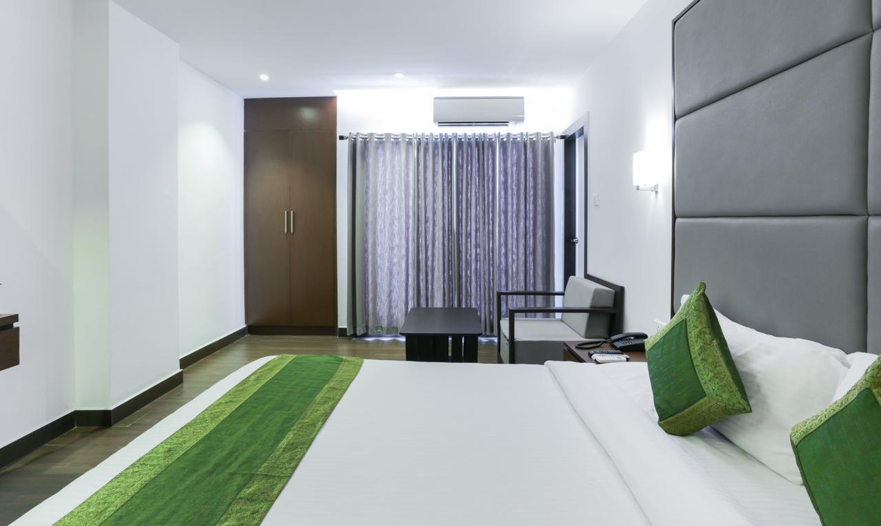Hotel Crown Suites Kochi Exteriör bild