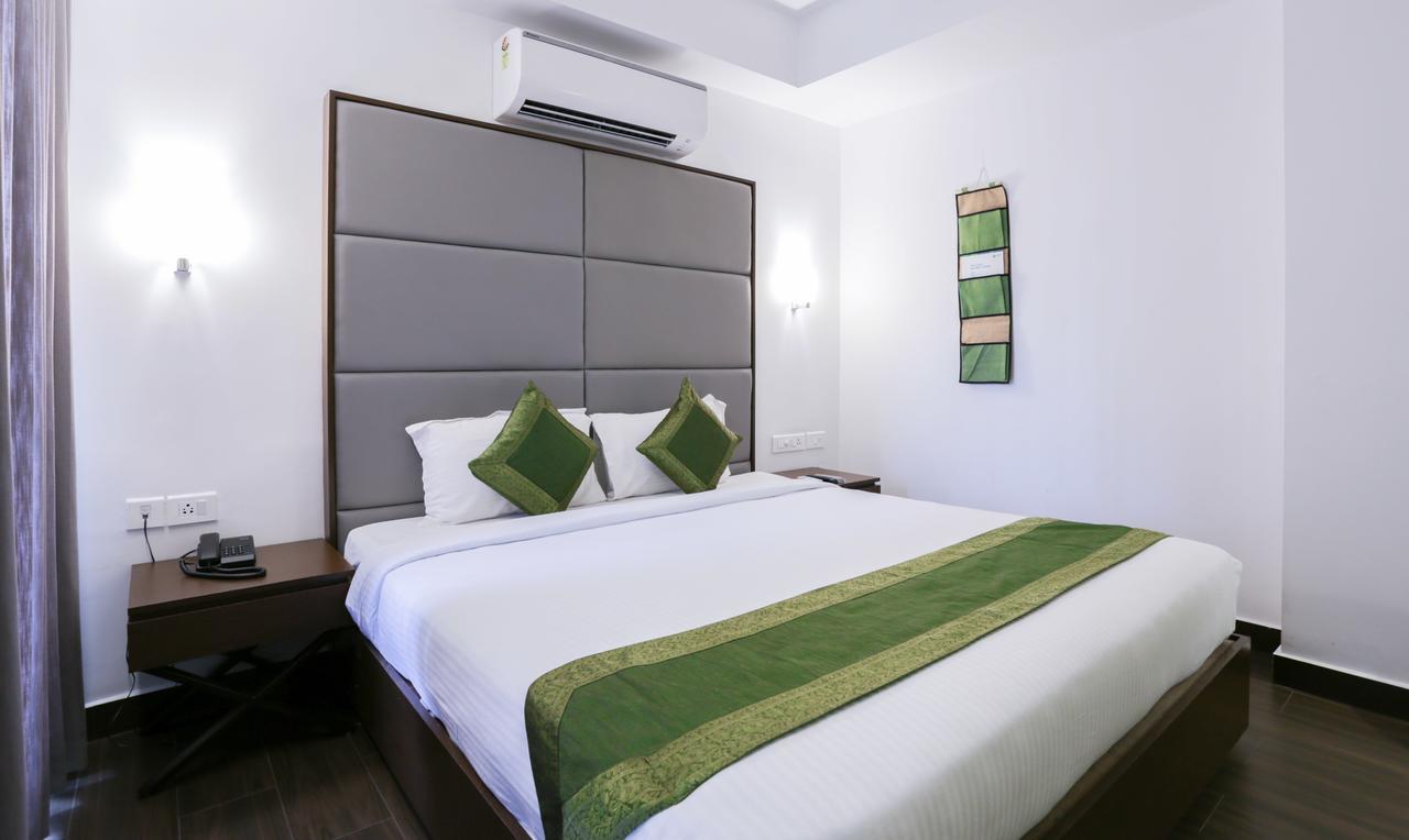 Hotel Crown Suites Kochi Exteriör bild