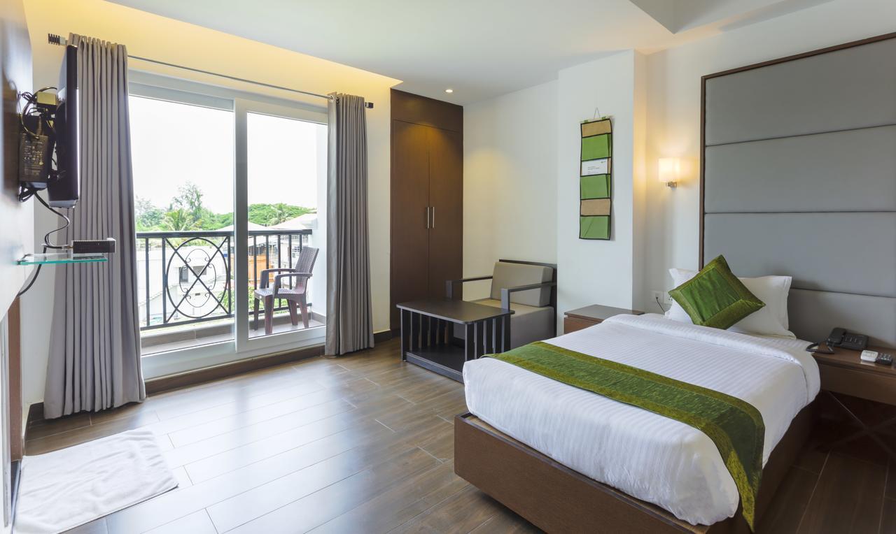 Hotel Crown Suites Kochi Exteriör bild