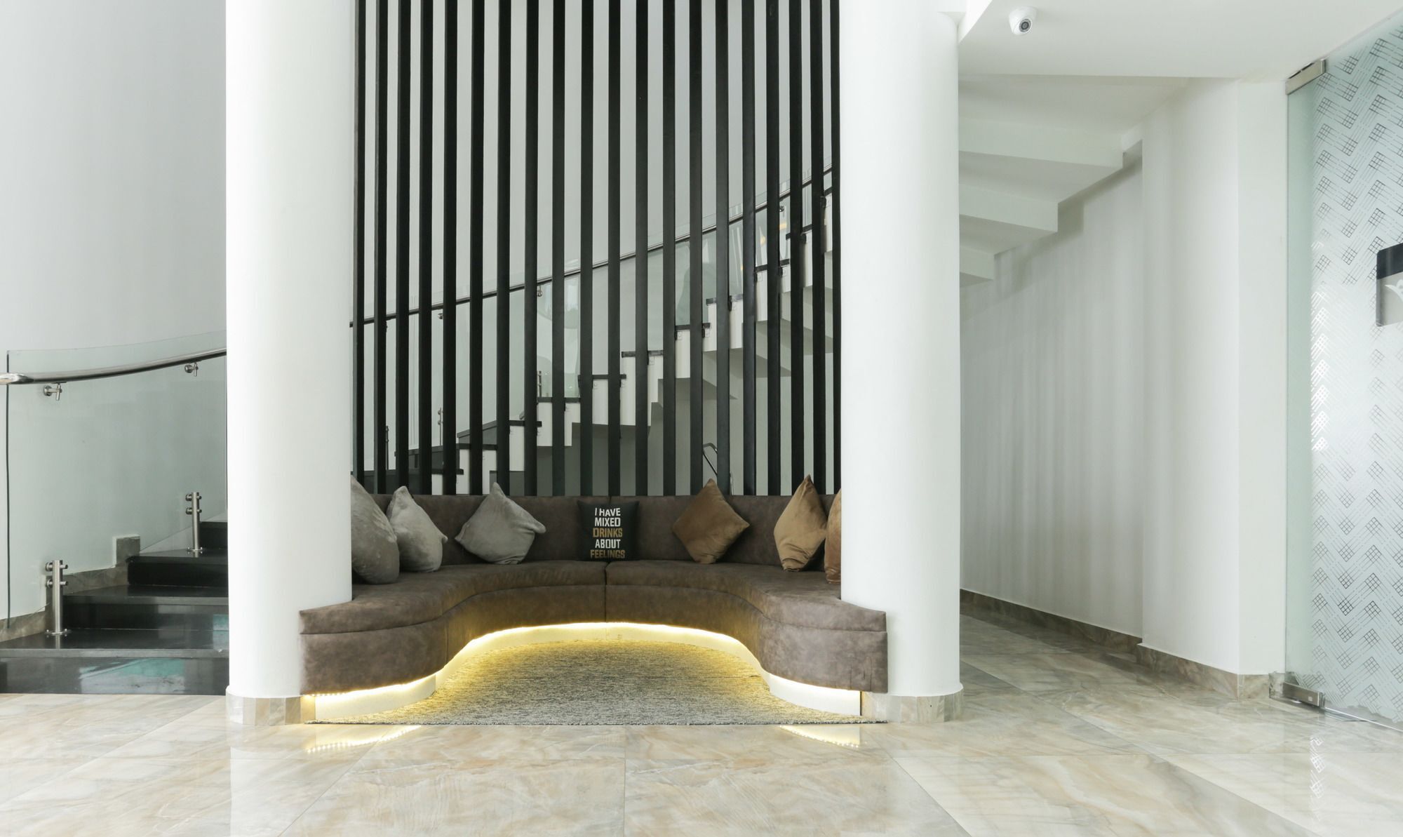 Hotel Crown Suites Kochi Exteriör bild