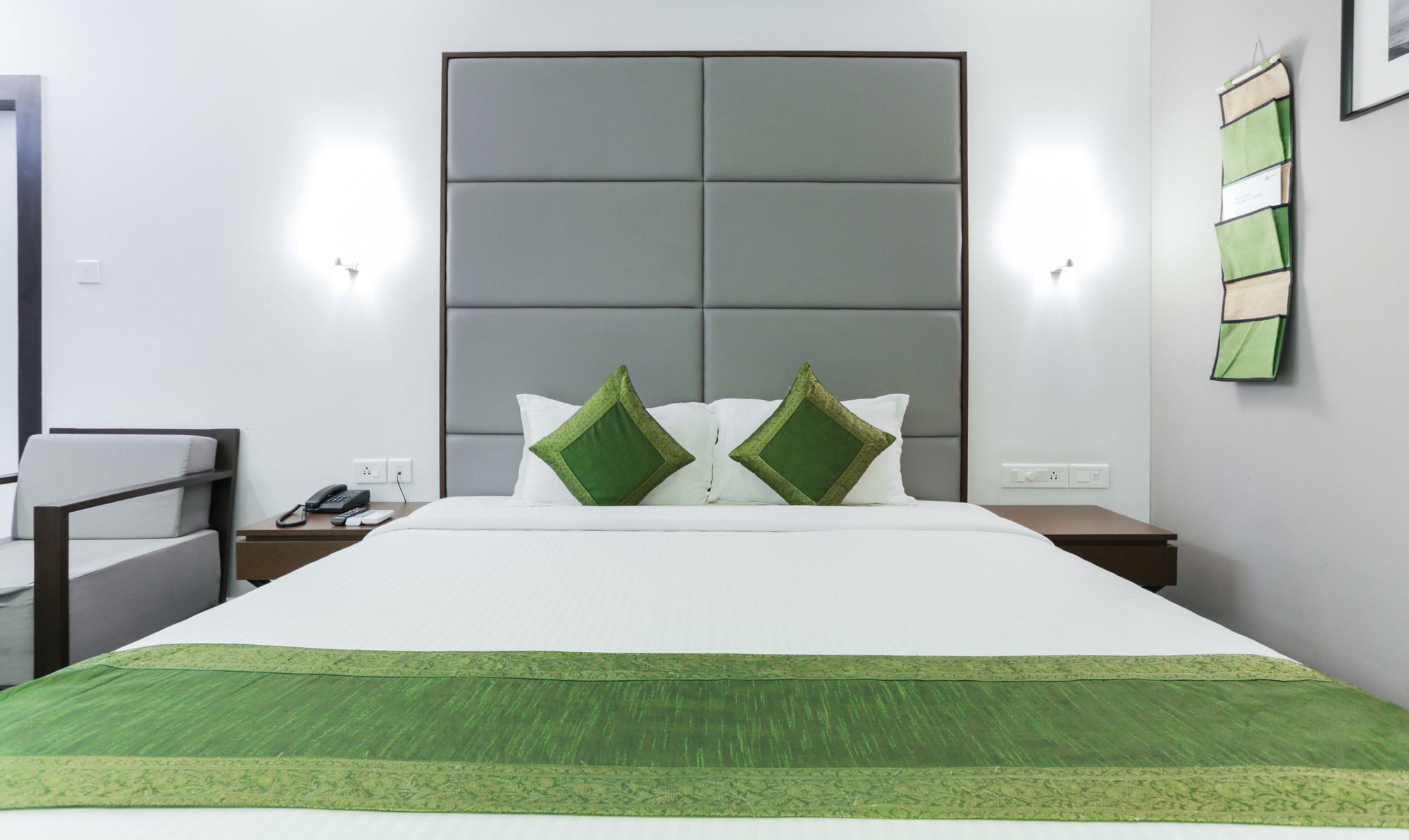 Hotel Crown Suites Kochi Exteriör bild